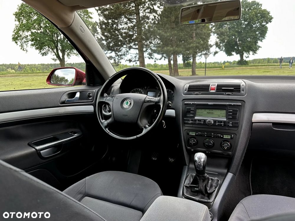 Skoda Octavia 1.6 Combi - 6