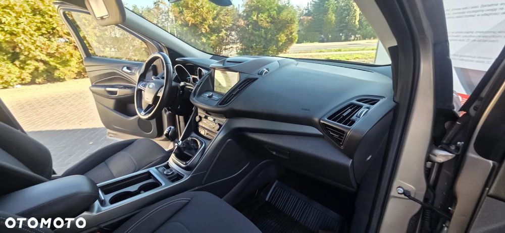 Ford Kuga 1.5 EcoBoost 2x4 Titanium - 37