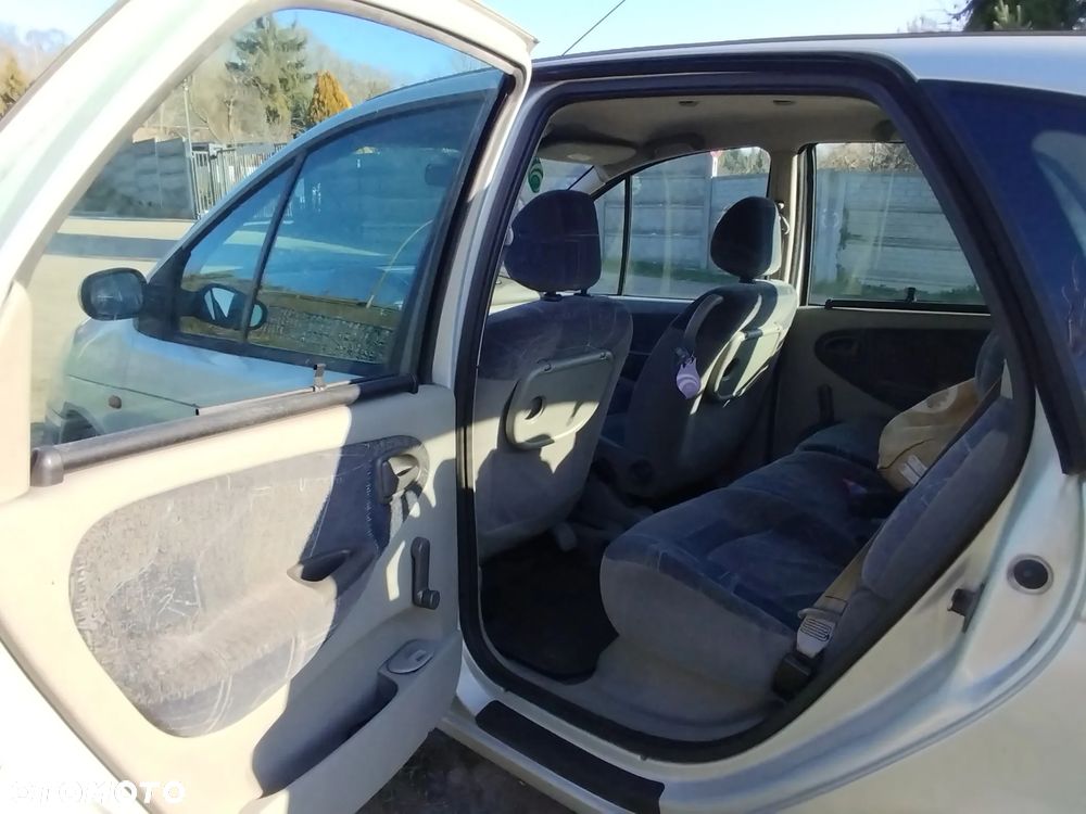 Renault Scenic 1.6 16V EXpression - 6