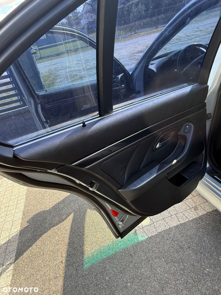 BMW Seria 5 - 16