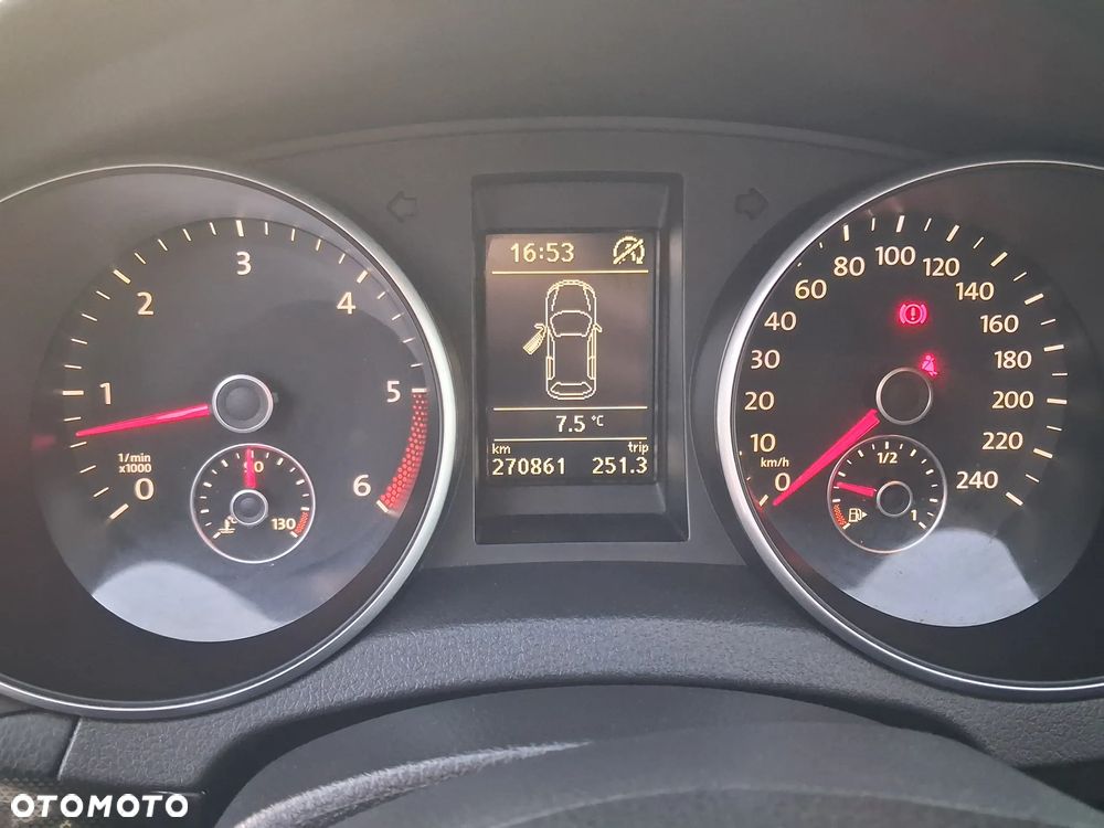 Volkswagen Golf 1.6 TDI DPF Highline - 8