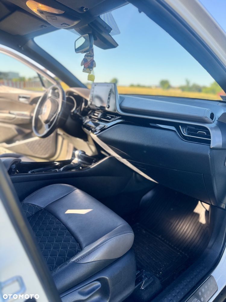 Toyota C-HR 2.0 Hybrid Executive - 27