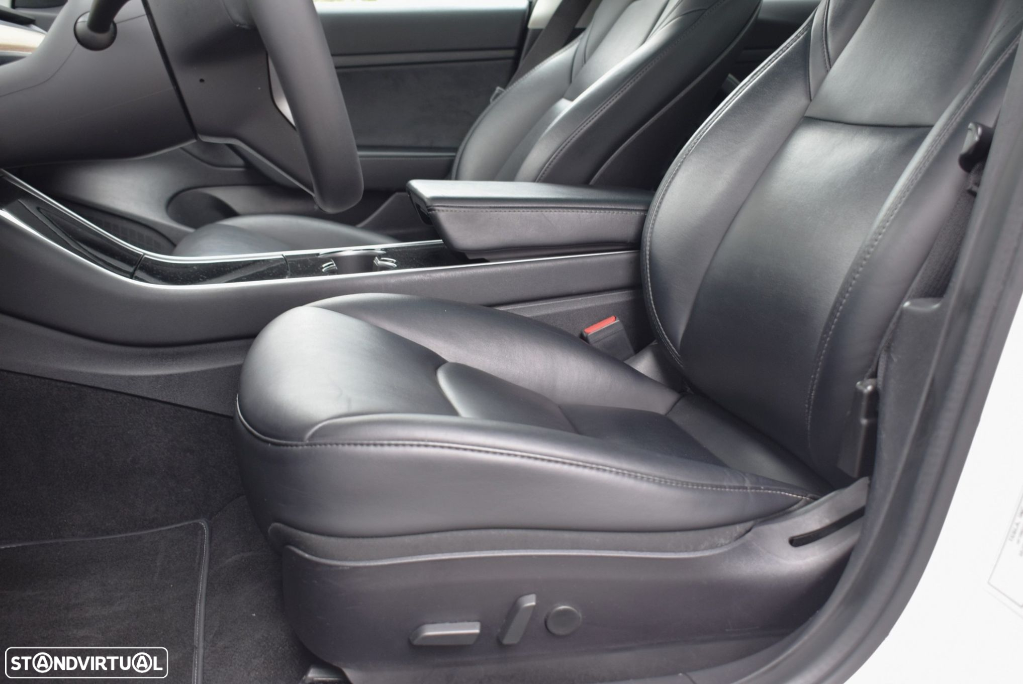 Tesla Model 3 Standard RWD Plus - 24