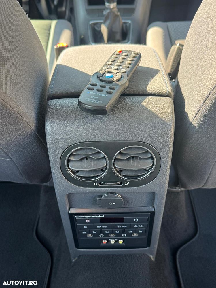 Volkswagen Golf - 24