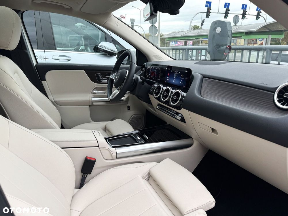 Mercedes-Benz GLA - 18