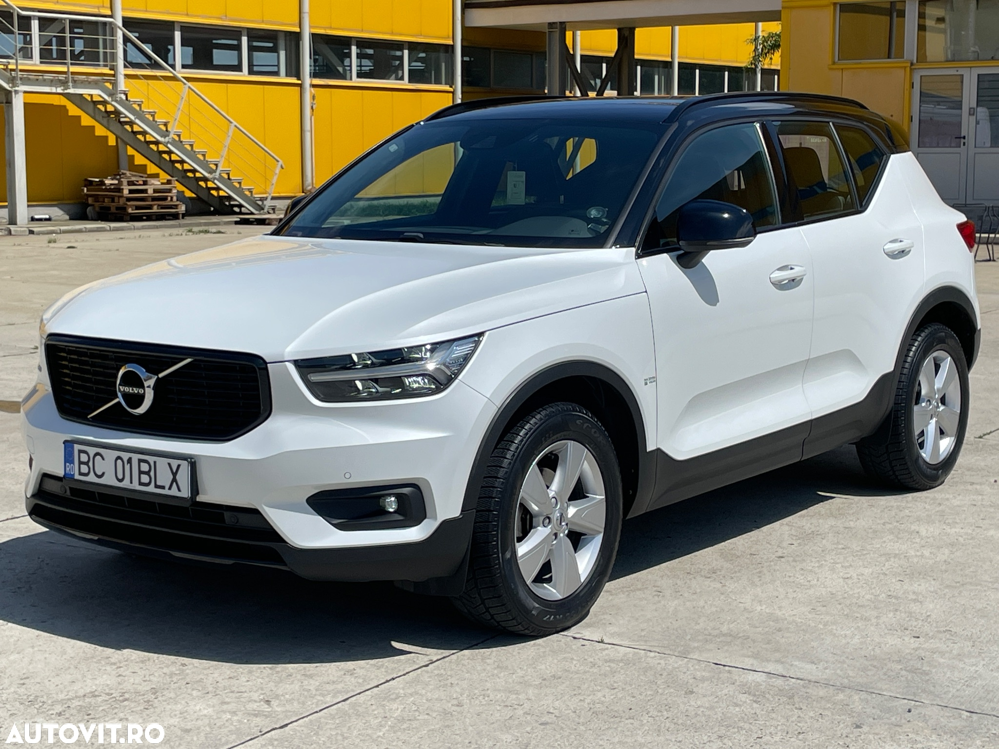 Volvo XC 40 D3 AWD R-Design - 3