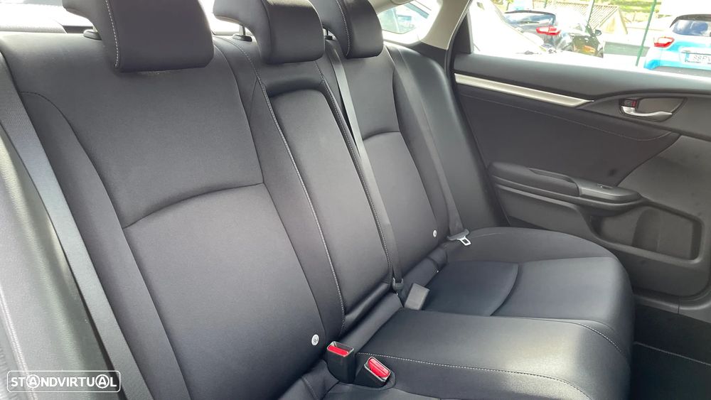 Honda Civic 1.5 i-VTEC Comfort - 16