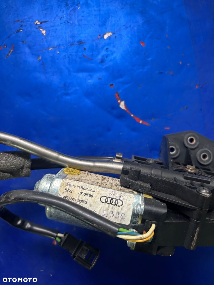 AUDI A8 D3 PODNOSNIK ROLETY DRZWI LEWY TYL 4E0861963 - 3