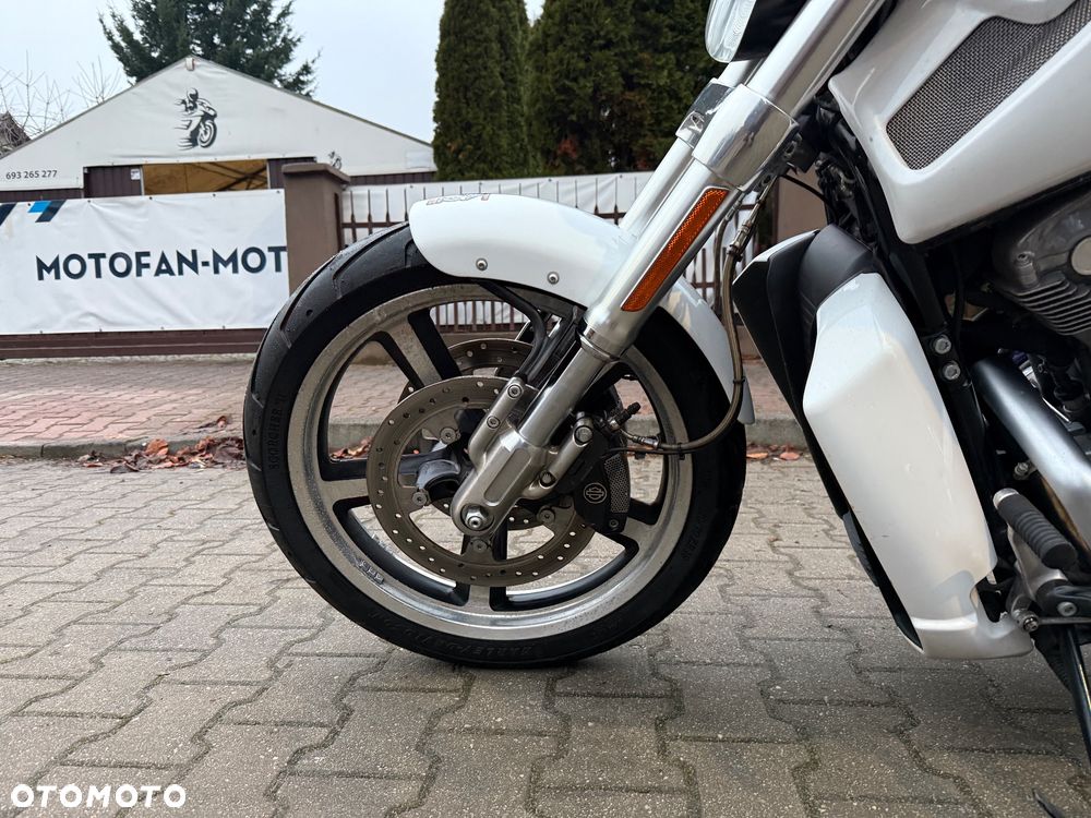 Harley-Davidson V-Rod Muscle - 17