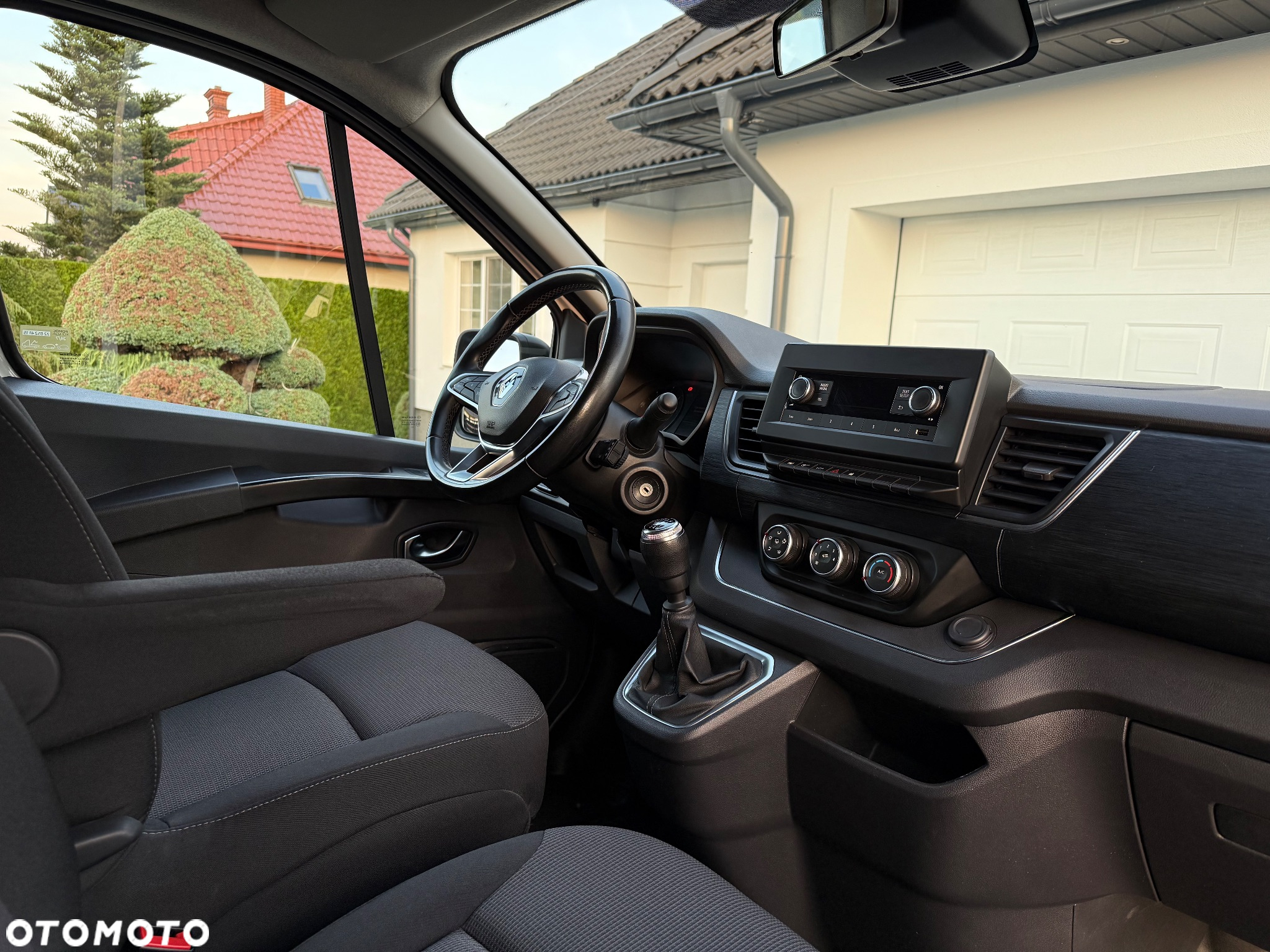 Renault Trafic 2.0 dCi L2H1 HD Extra (bryg.) - 29