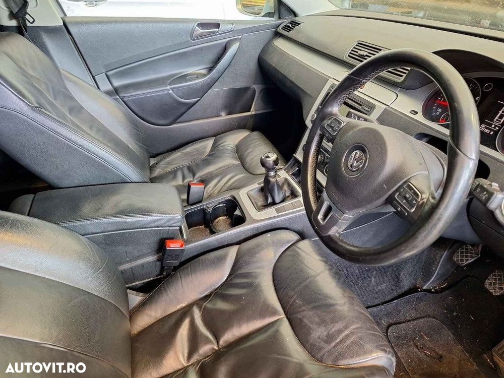 Aripa stanga spate Volkswagen Passat B6 2010 SEDAN 2.0 TDI CBDC - 8