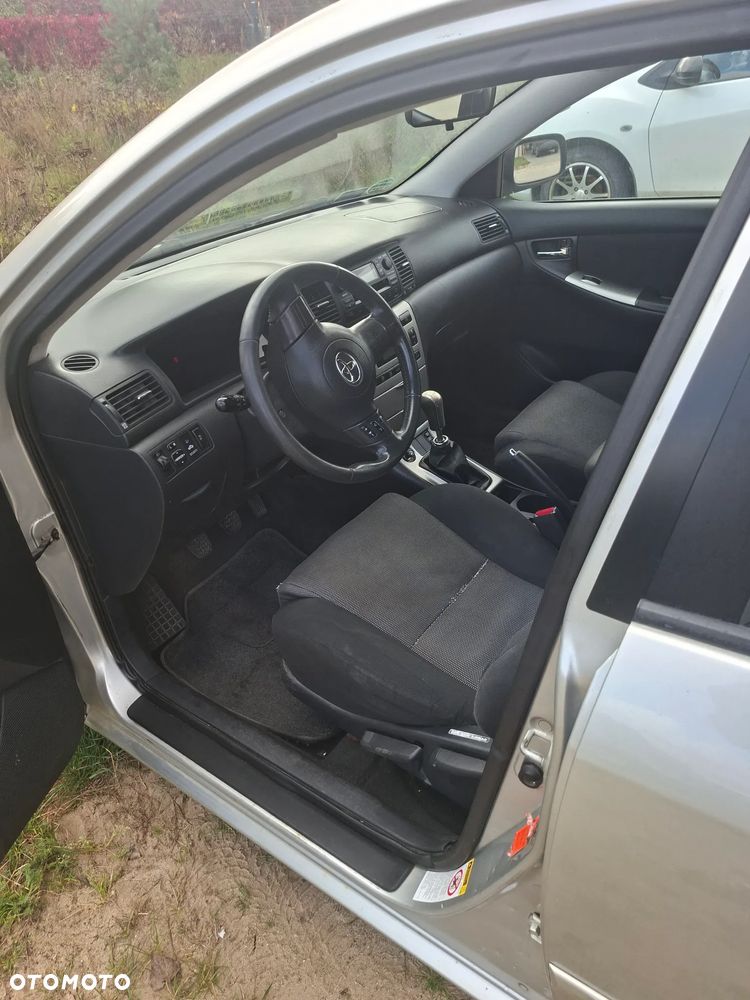 Toyota Corolla - 6
