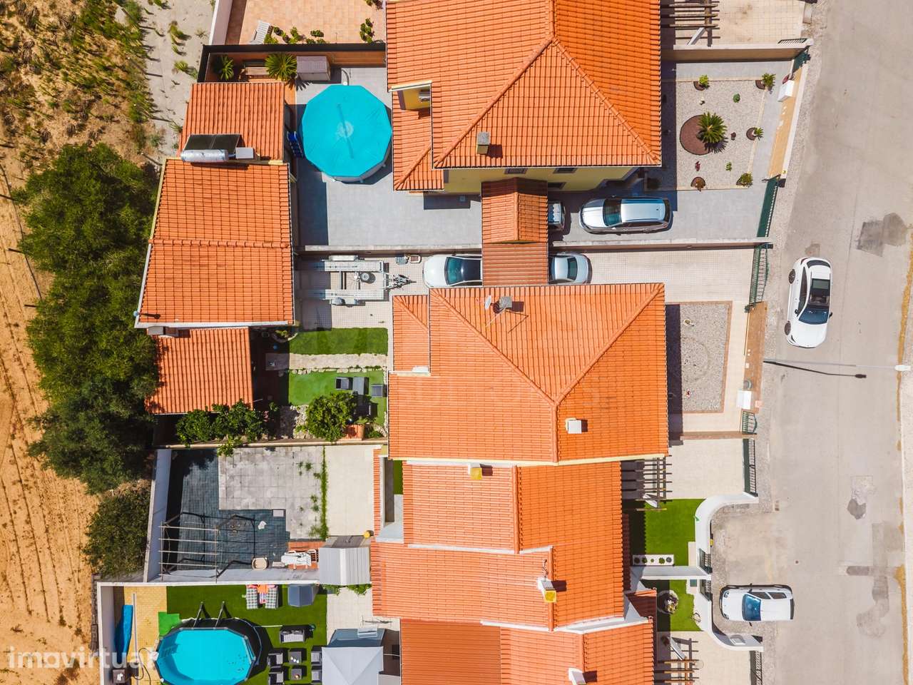 Moradia T4 com Jardim, Garagem e Churrasqueira no Centro de Olho Ma... - Grande imagem: 5/50