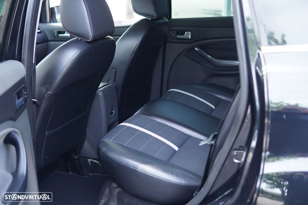 Ford Kuga 2.0 TDCi 2x4 Individual - 41