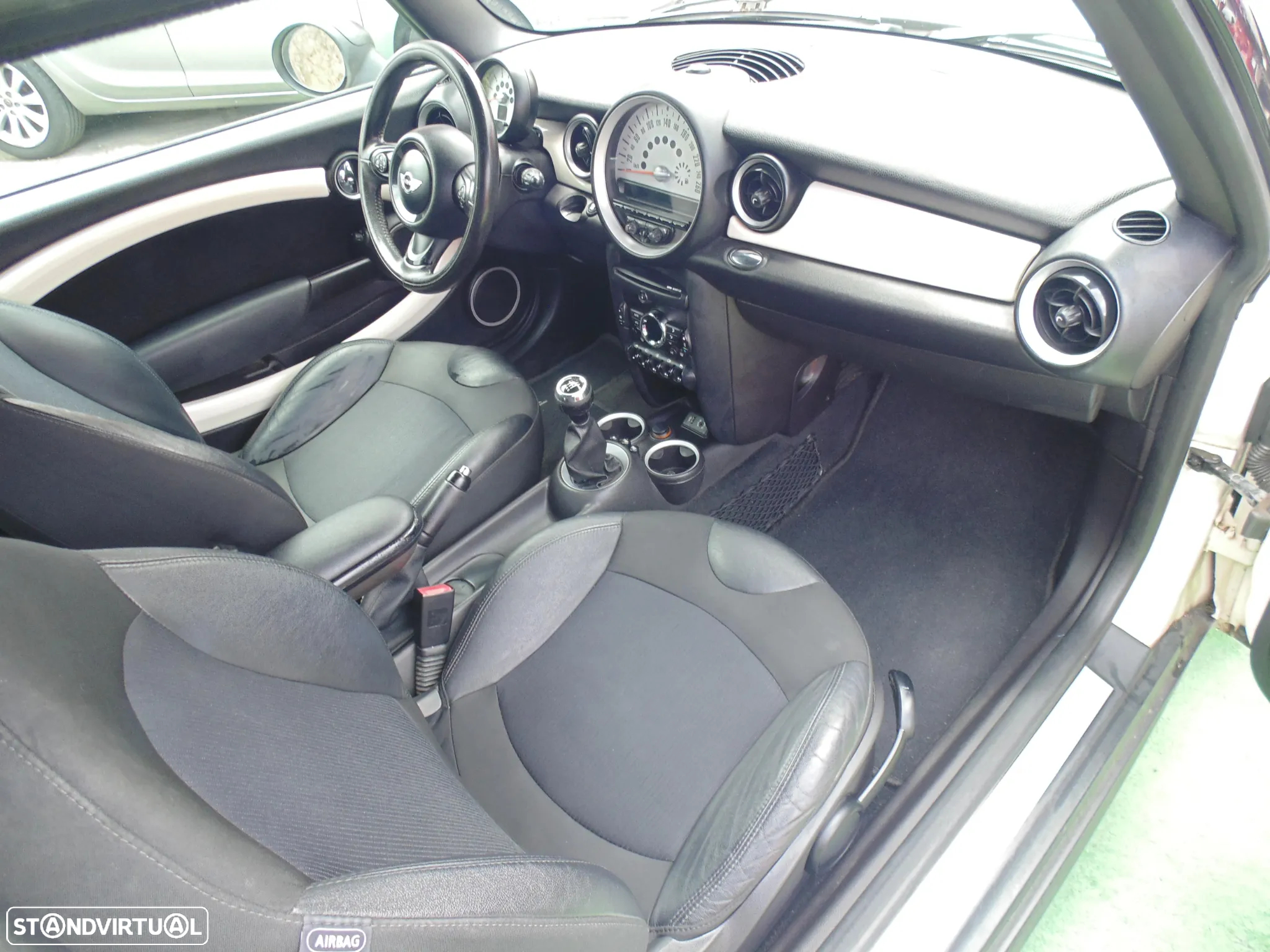 MINI Clubman Cooper D - 16