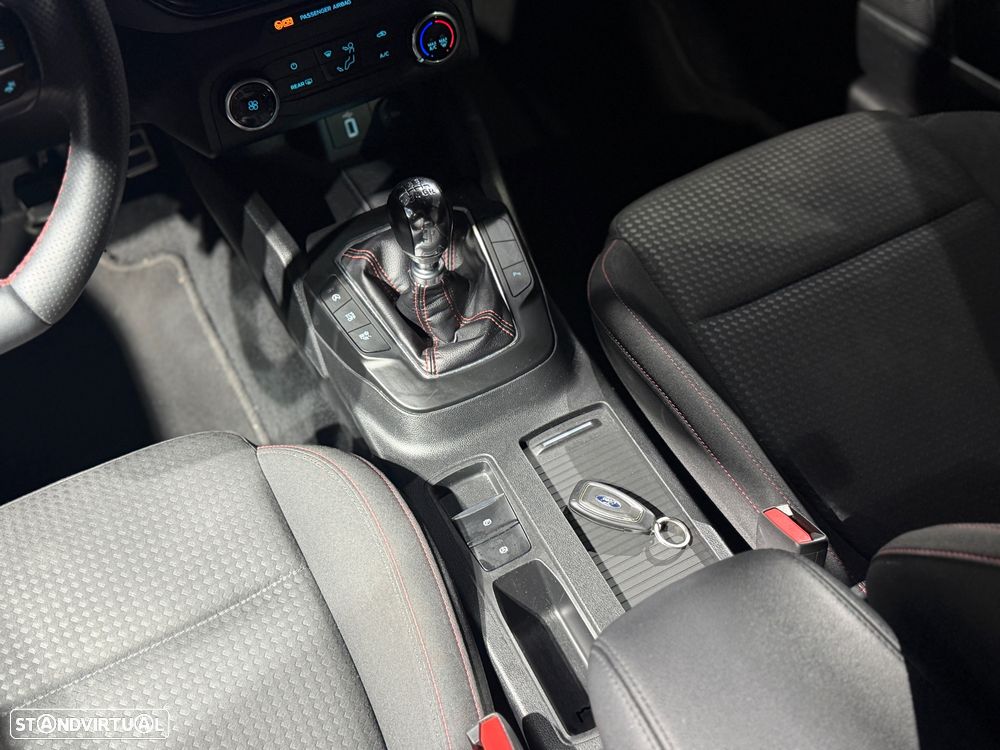Ford Focus 1.0 EcoBoost ST-Line - 33