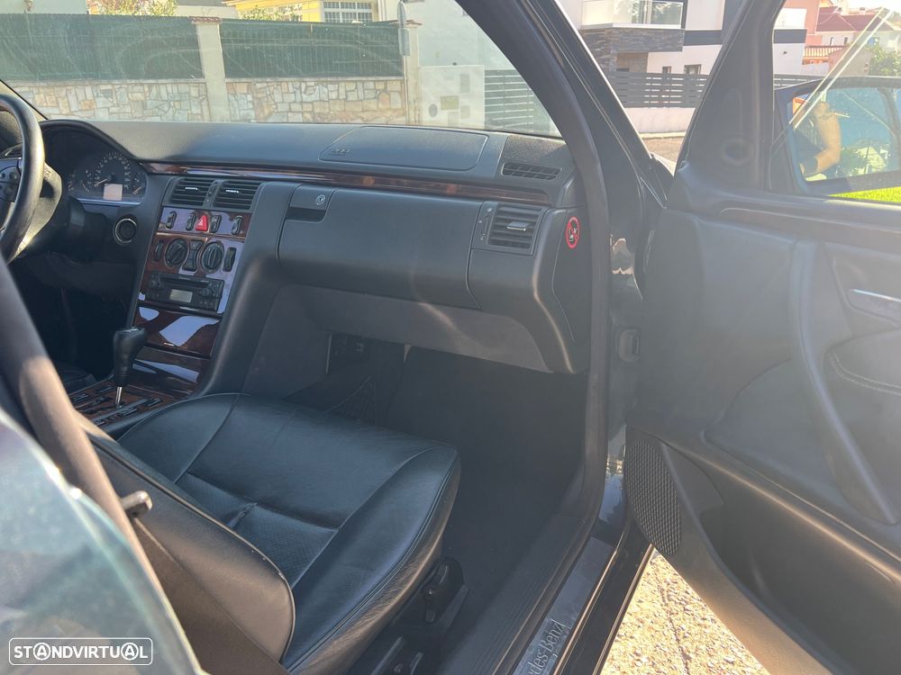 Mercedes-Benz E 220 - 2