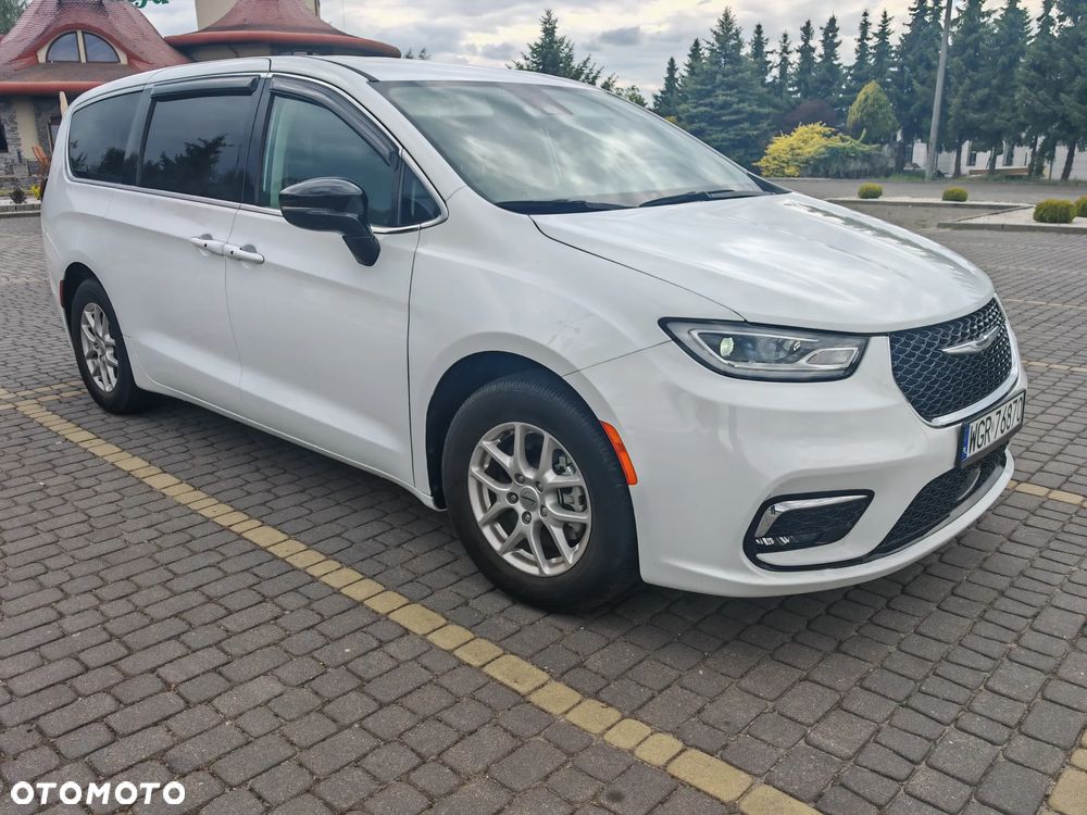 Chrysler Pacifica - 2