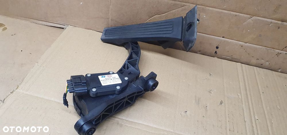 Pedał potencjometr gazu Hyundai i40 32727-2T900 - 4