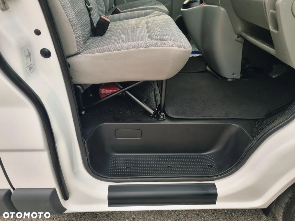 Renault Trafic - 28
