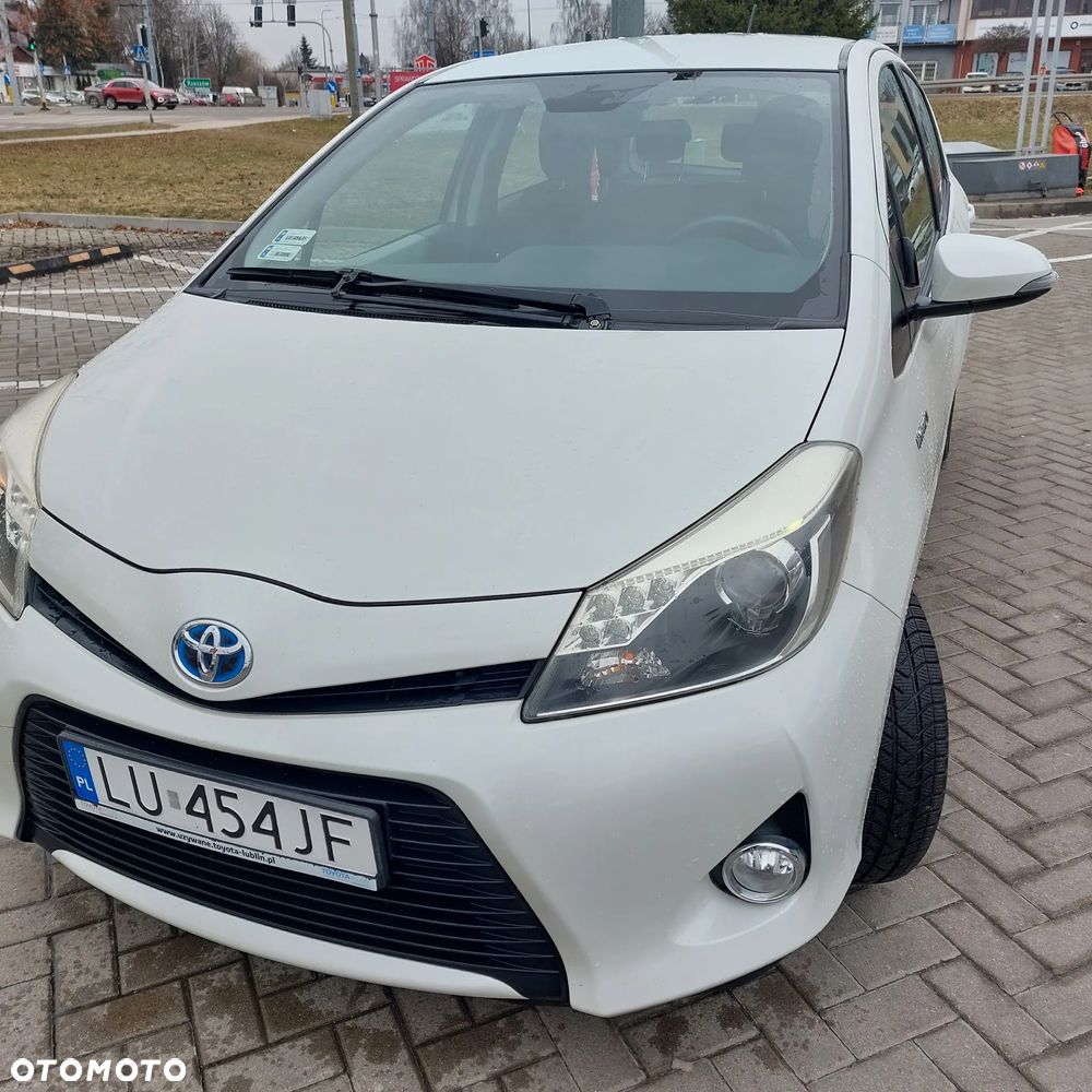 Toyota Yaris Hybrid 100 Life - 1
