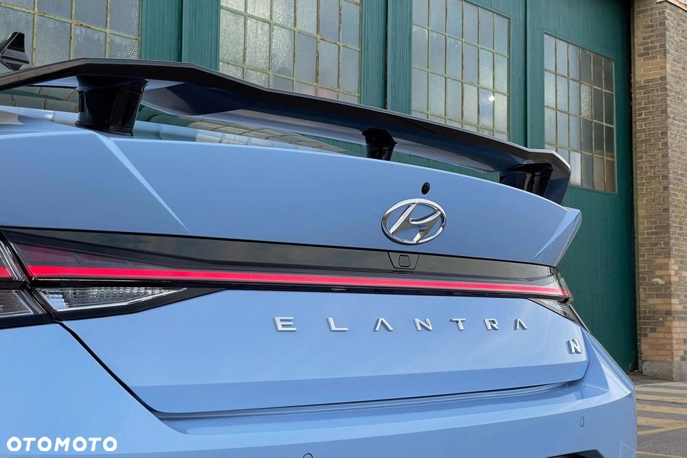 Hyundai Elantra - 11