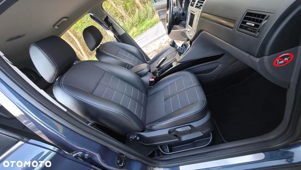 Ford Kuga 2.0 TDCi 2x4 Titanium - 30