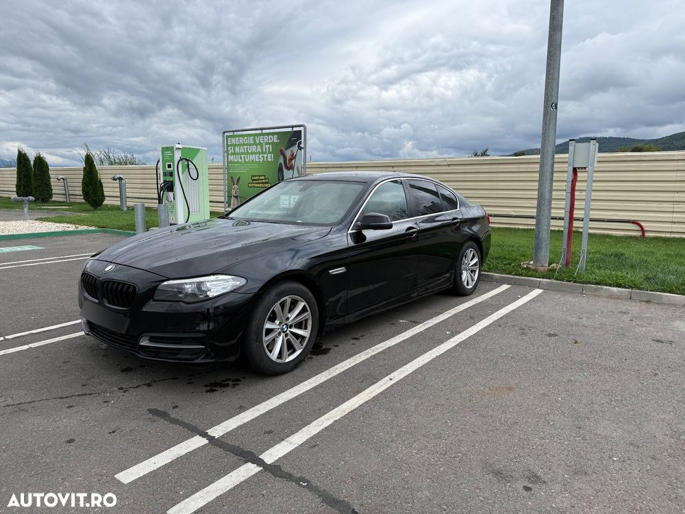 BMW Seria 5 525d xDrive AT - 9