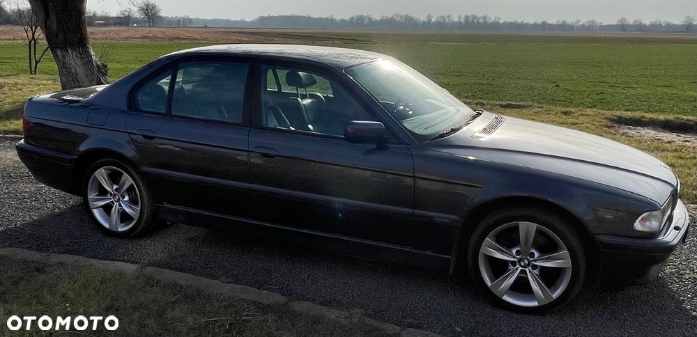 BMW Seria 7 740i - 11