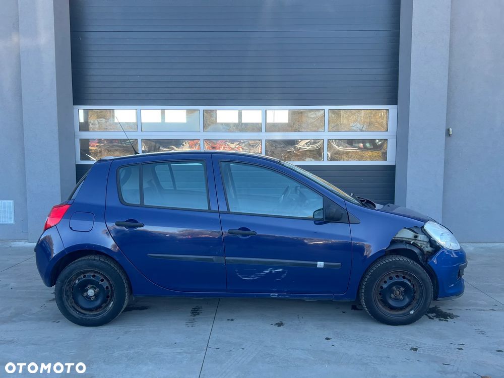Renault Clio 1.4 16V Authentique - 6