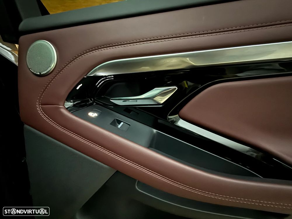 Land Rover Range Rover Evoque P300e Autobiography - 32