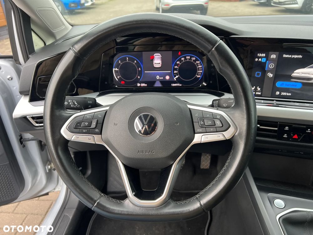 Volkswagen Golf - 8