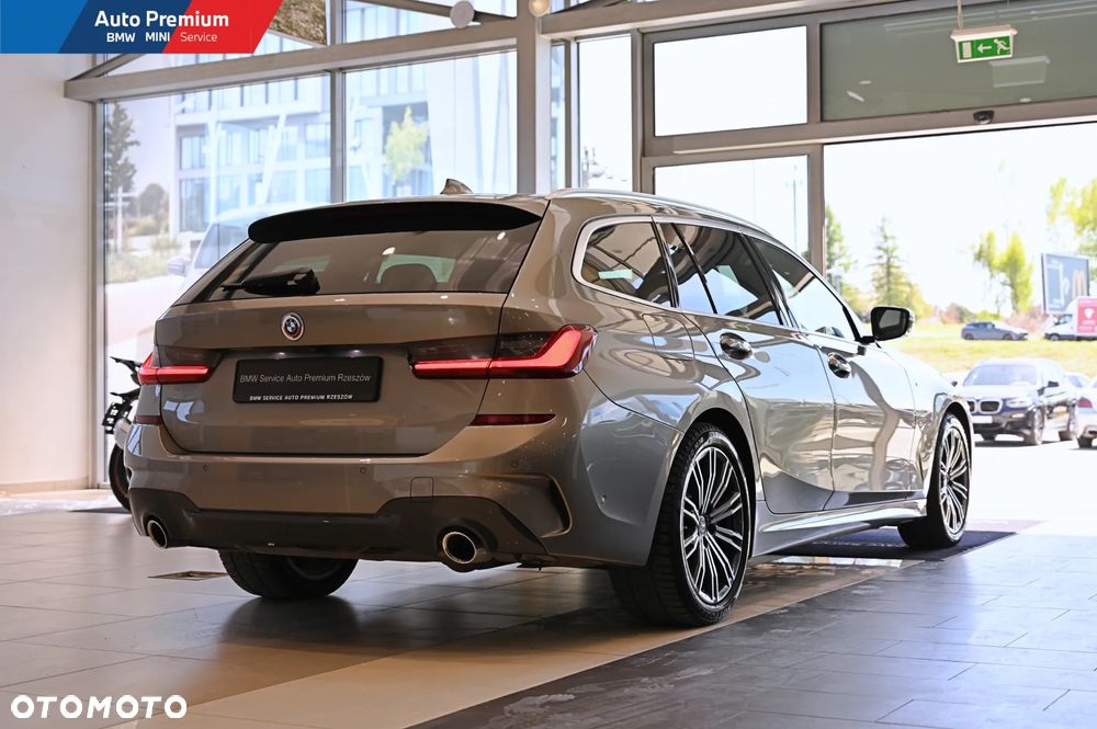 BMW Seria 3 330i xDrive M Sport sport - 19