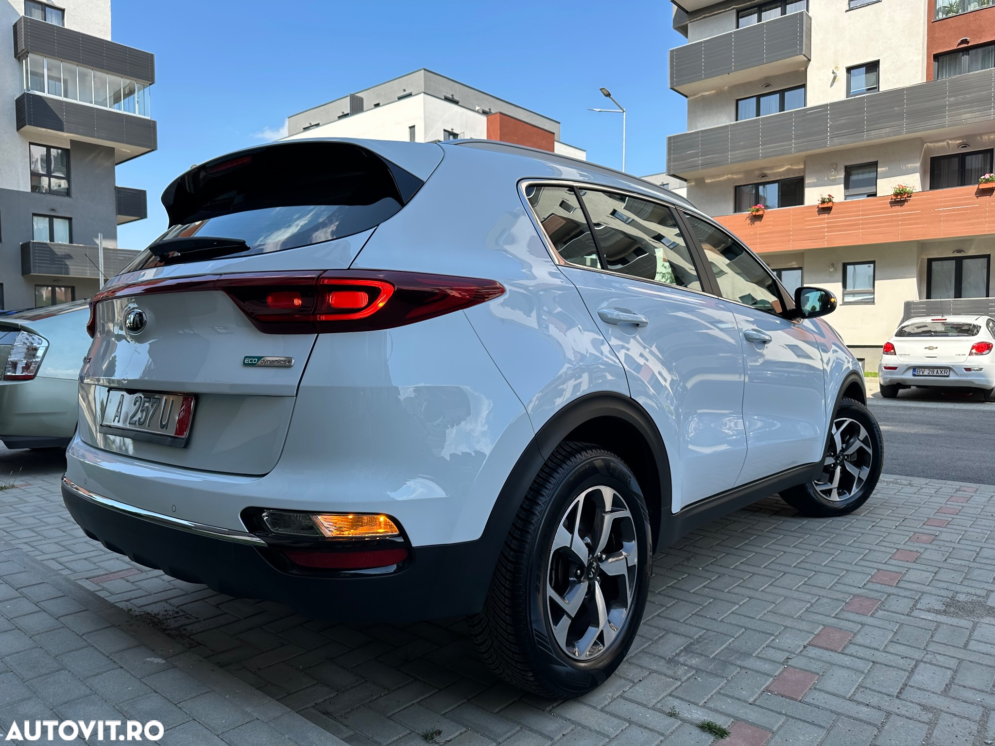Kia Sportage 1.6 CRDI 2WD Eco-Dynamics+ (48V M-H) Black Edition - 4