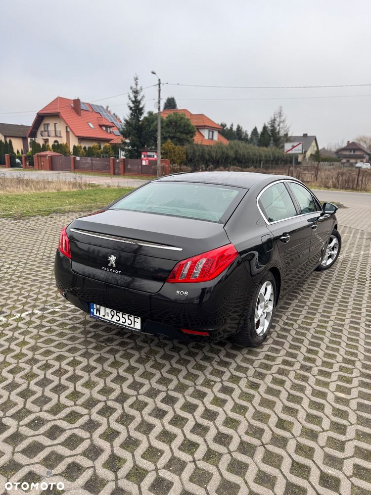 Peugeot 508 RXH Hybrid4 - 12