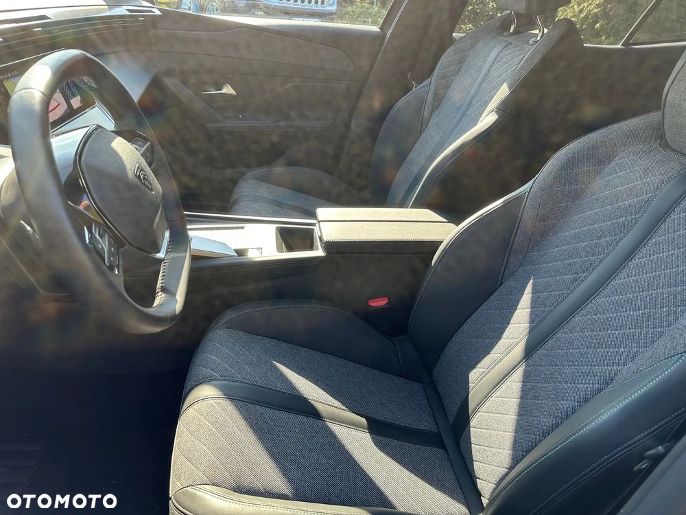 Peugeot 408 1.6 Plug-In Hybrid 180 Allure Pack EAT8 - 13