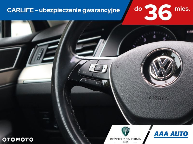 Volkswagen Passat - 18