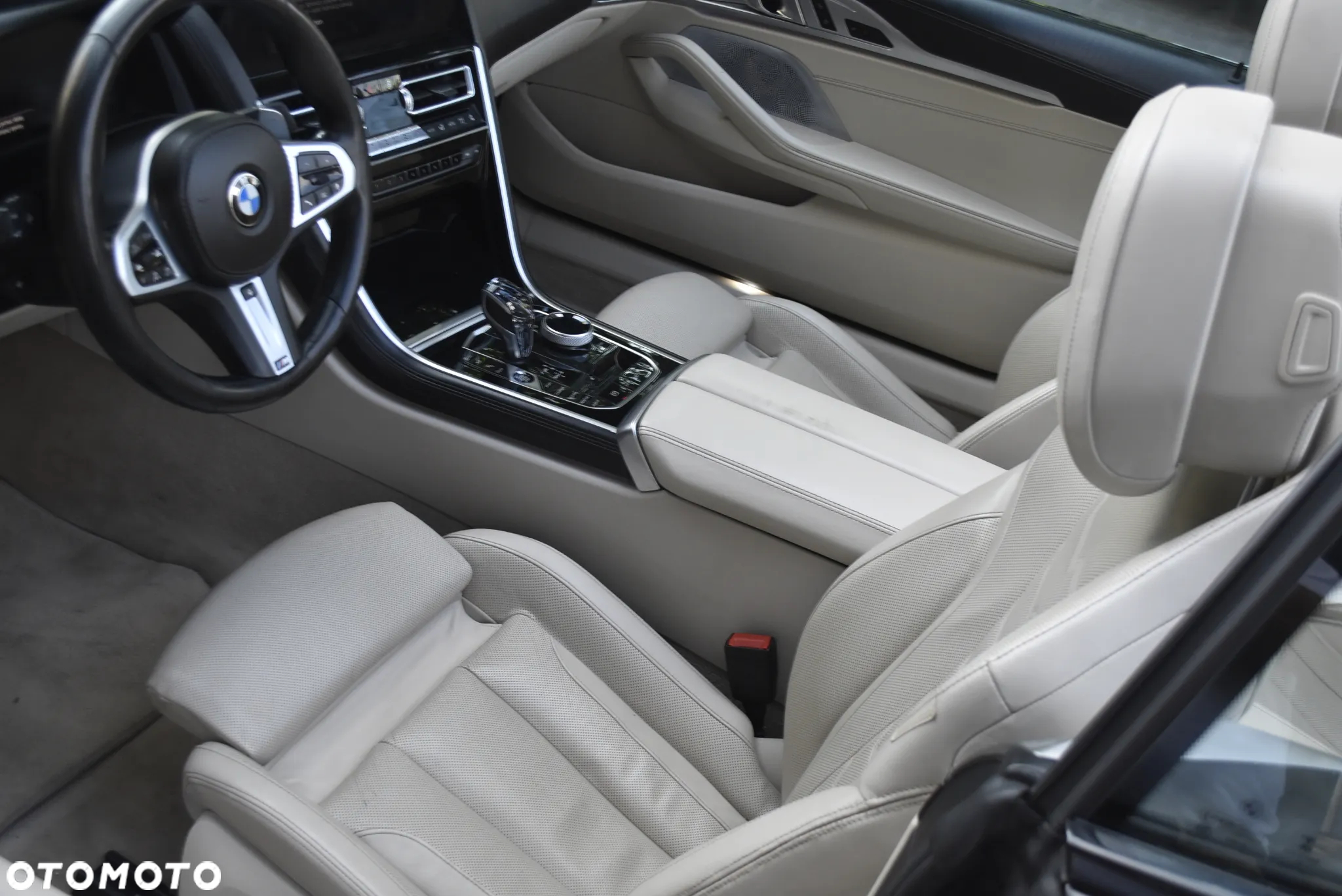 BMW Seria 8 M850i xDrive Cabrio - 13