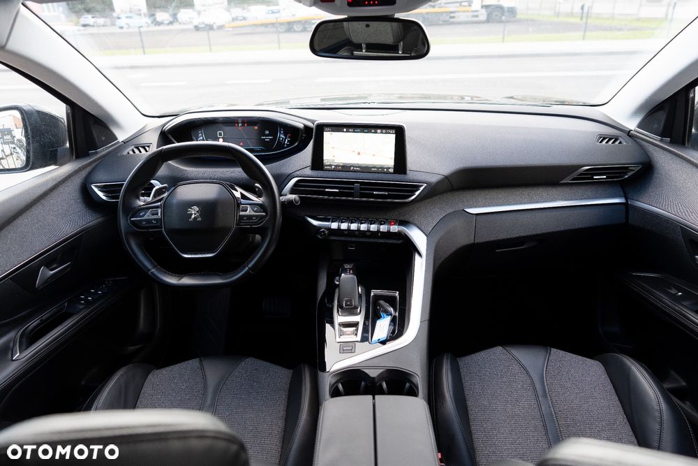 Peugeot 5008 THP 165 EAT6 Allure - 28