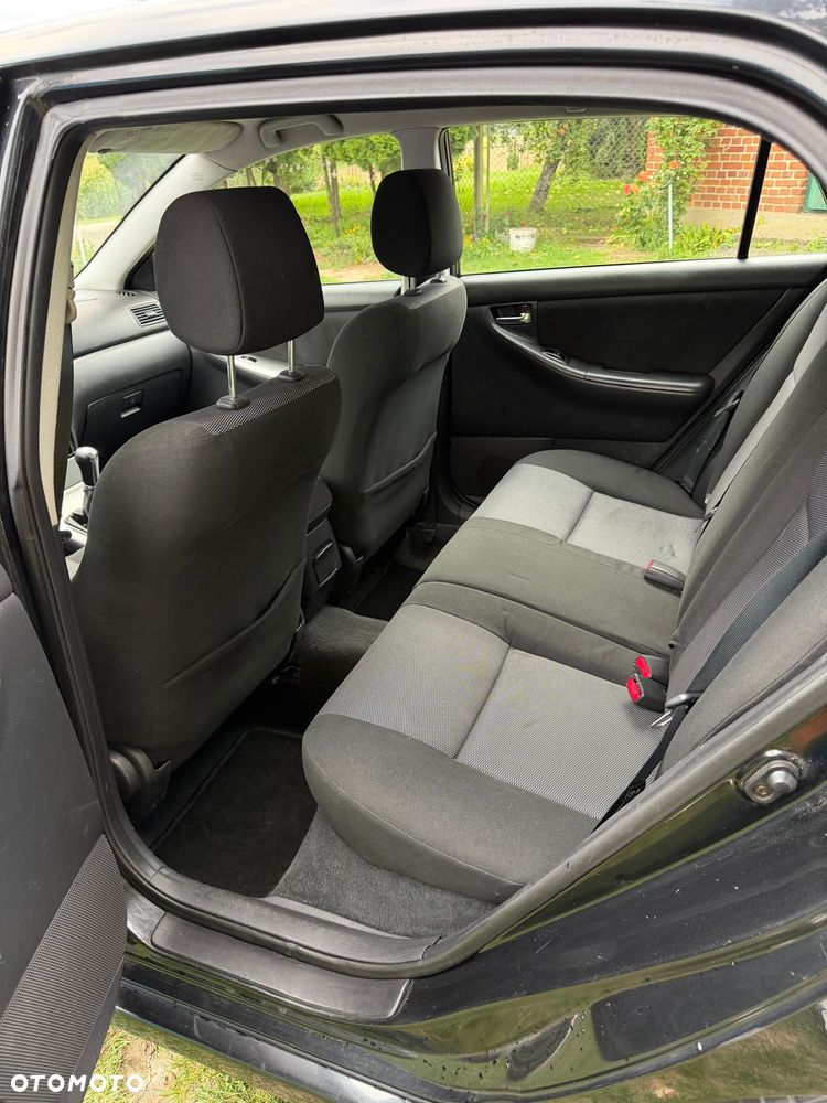 Toyota Corolla 1.4 D-4D - 12