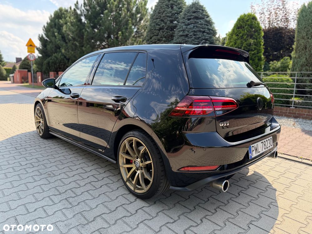 Volkswagen Golf - 21