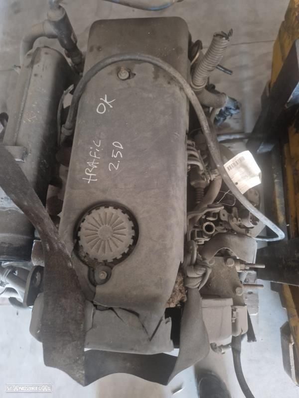 Motor Combustão Renault Trafic Caixa (Txx) - 3