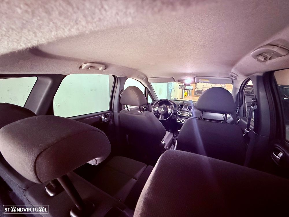 Mitsubishi Colt 1.3 Instyle - 11