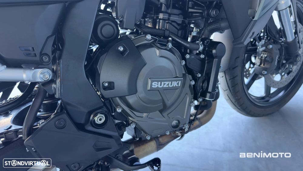 Suzuki DL 800 - 16