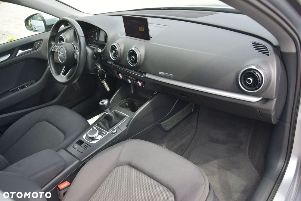 Audi A3 Sportback 1.0 TFSI design - 26
