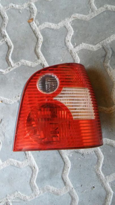 Farol tras lado passageiro vw polo 2004 - 1