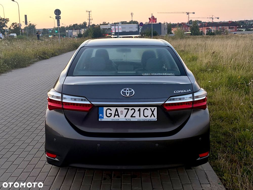 Toyota Corolla 1.6 Comfort - 5
