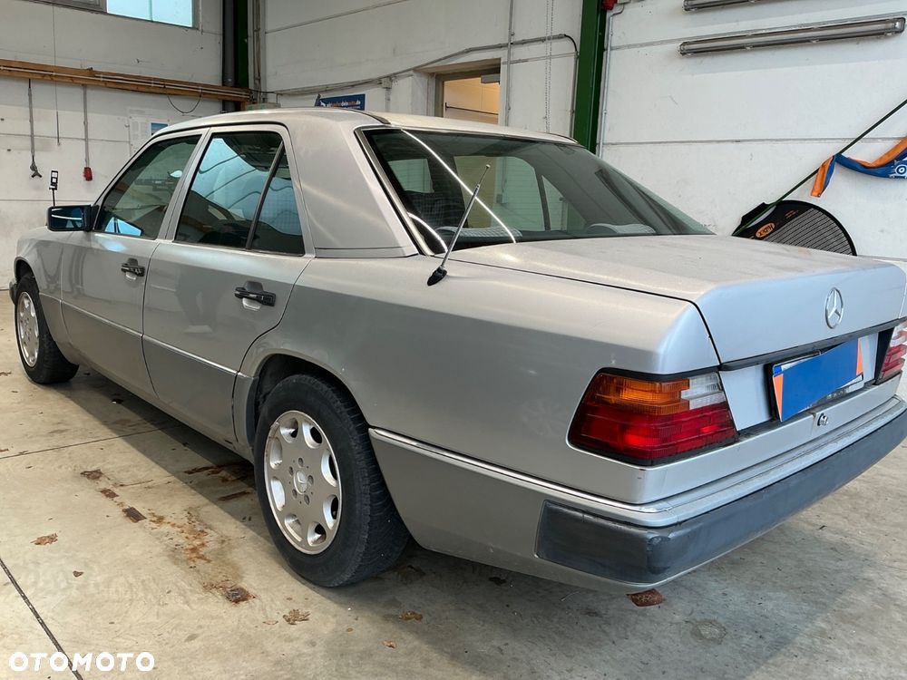 Mercedes-Benz W124 (1984-1993) - 2