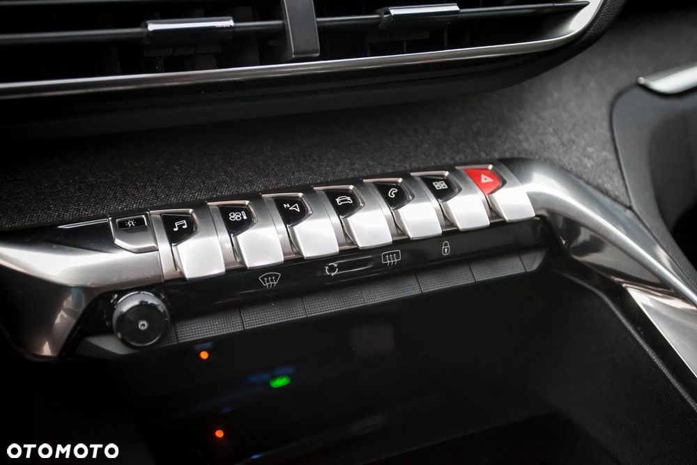 Peugeot 3008 1.6 BlueHDi Allure S&S - 37