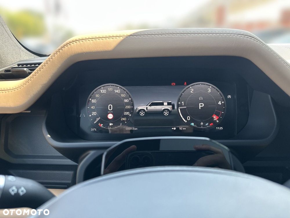 Land Rover Defender - 18